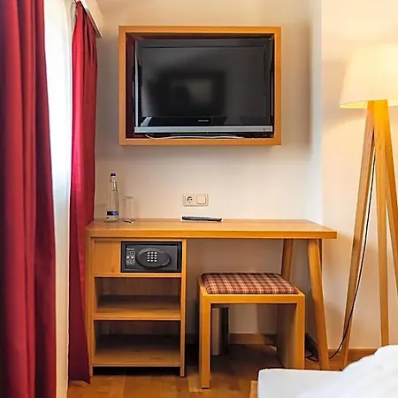 Hotell Postwirt 3*